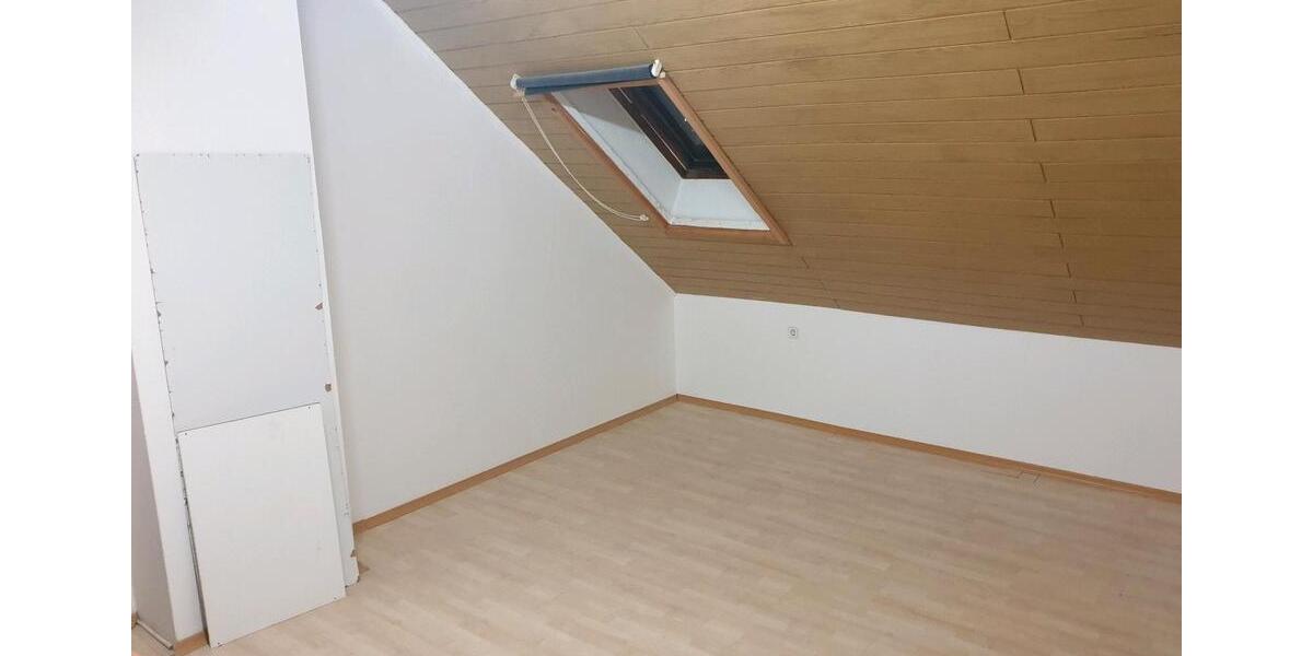 Dachgeschoßwohnung Siegen Eiserfeld - 2 Zimmer, 65 m&sup2;, 500&euro; | Angebot:25922791