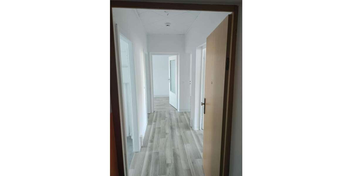 Etagenwohnung Mücheln - 3 Zimmer, 59 m&sup2;, 250&euro; | Angebot:25373170