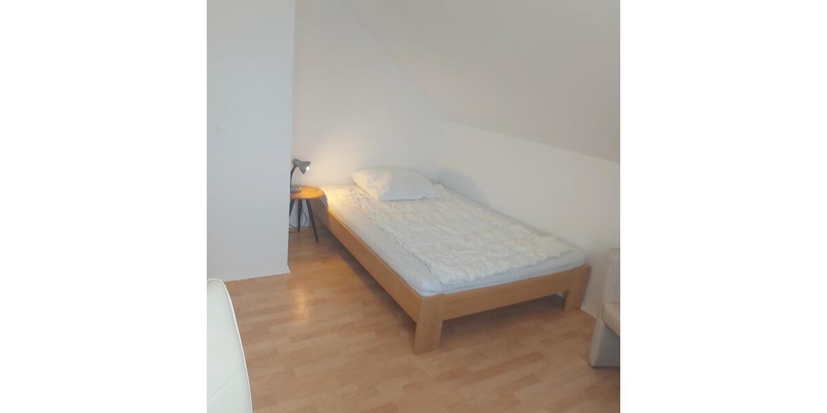 Möbliertes Zimmerin ruhiger Lage - Ditzingen-Hirschlanden 1 zimmer