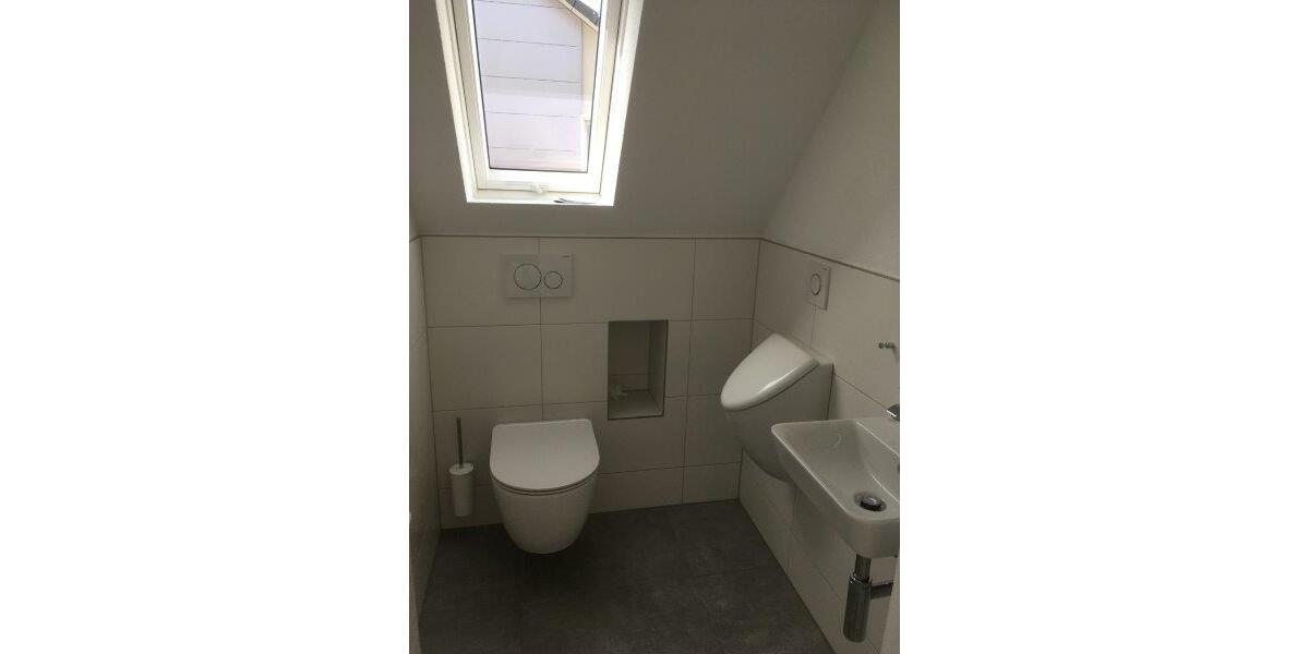 Dachgeschoßwohnung Villingen-Schwenningen Schwenningen - 4.5 Zimmer, 107 m&sup2;, 1.200&euro; | Angebot:26384373
