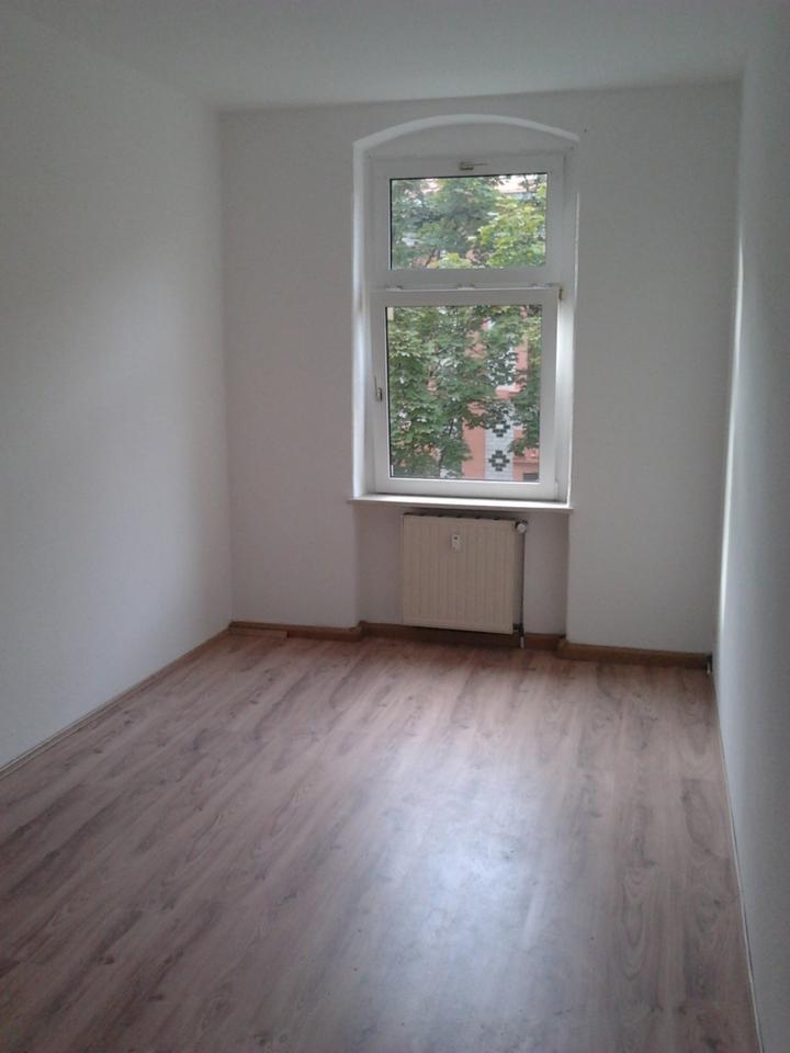 schöne 2-Zimmer Dachgeschoßwohnung in ruhiger Lage