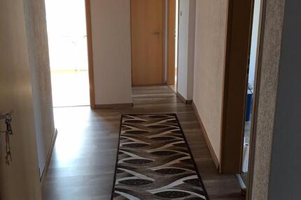 *NEU* RENOVIERTE 4 Zimmer Wohnung im 3.OG mit Balkon zu vermieten in Adolfstraße 4 zimmer