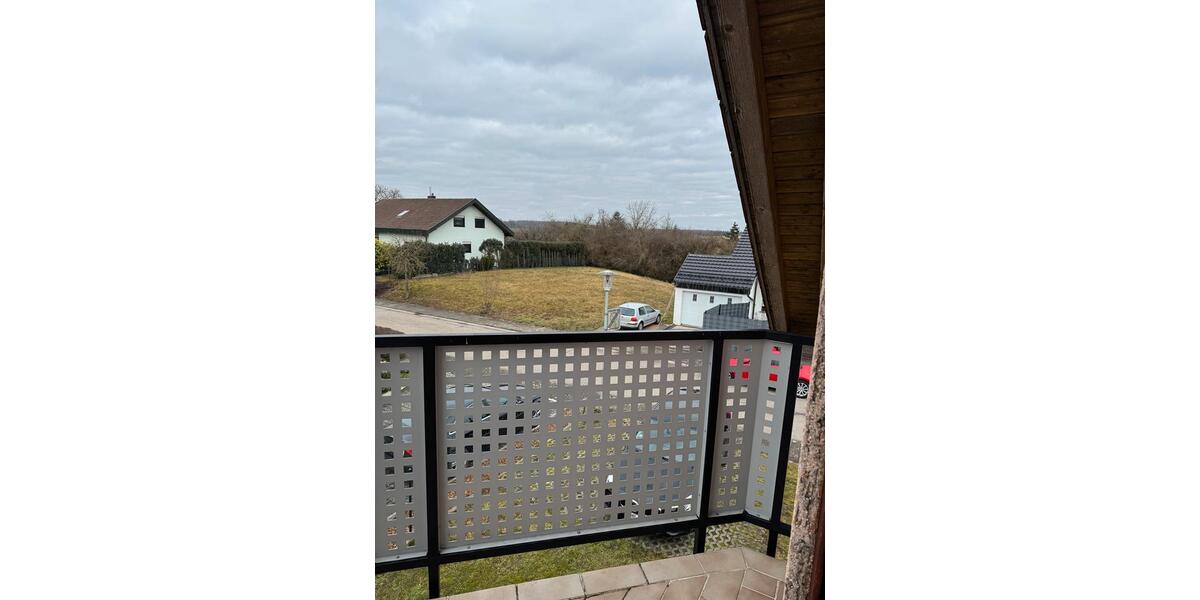 Dachgeschoßwohnung Kirchardt - 3 Zimmer, 75 m&sup2;, 640&euro; | Angebot:25892371