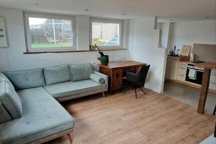 Helle, möblierte 2-Zimmer-Wohnung mit Garten & Parkplatz (65 m²) 2 zimmer