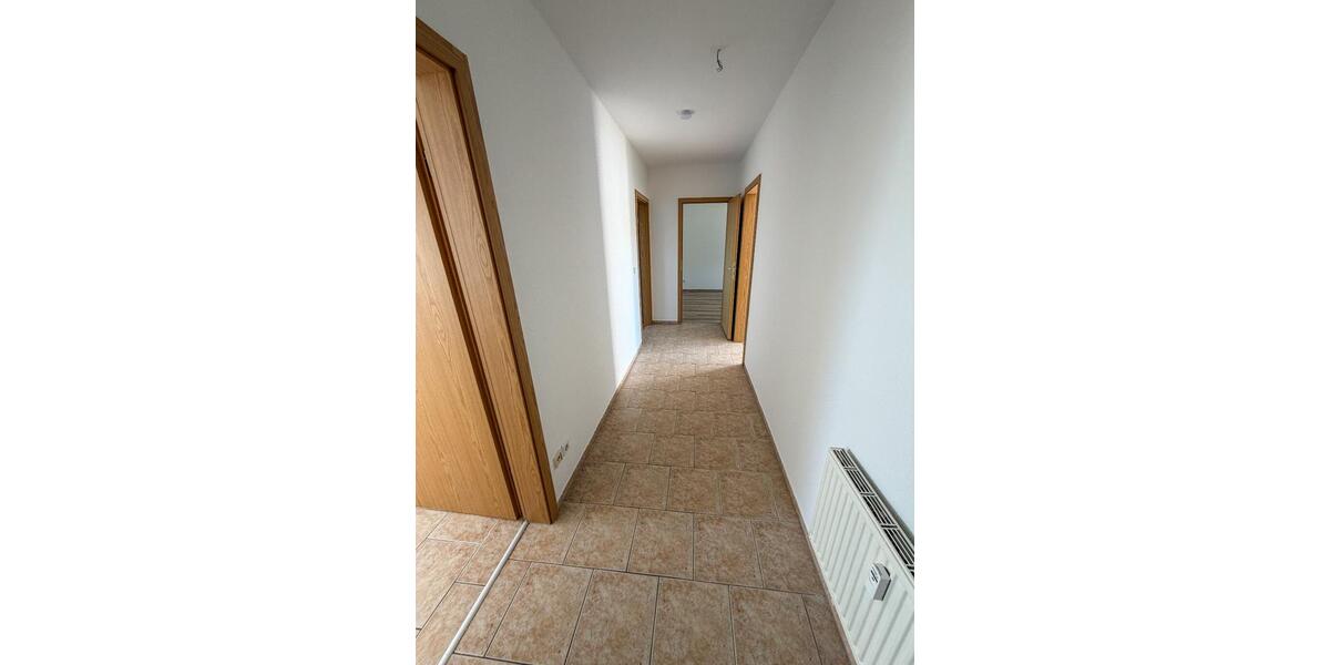Dachgeschoßwohnung Werdau - 3 Zimmer, 67 m&sup2;, 368&euro; | Angebot:26131598