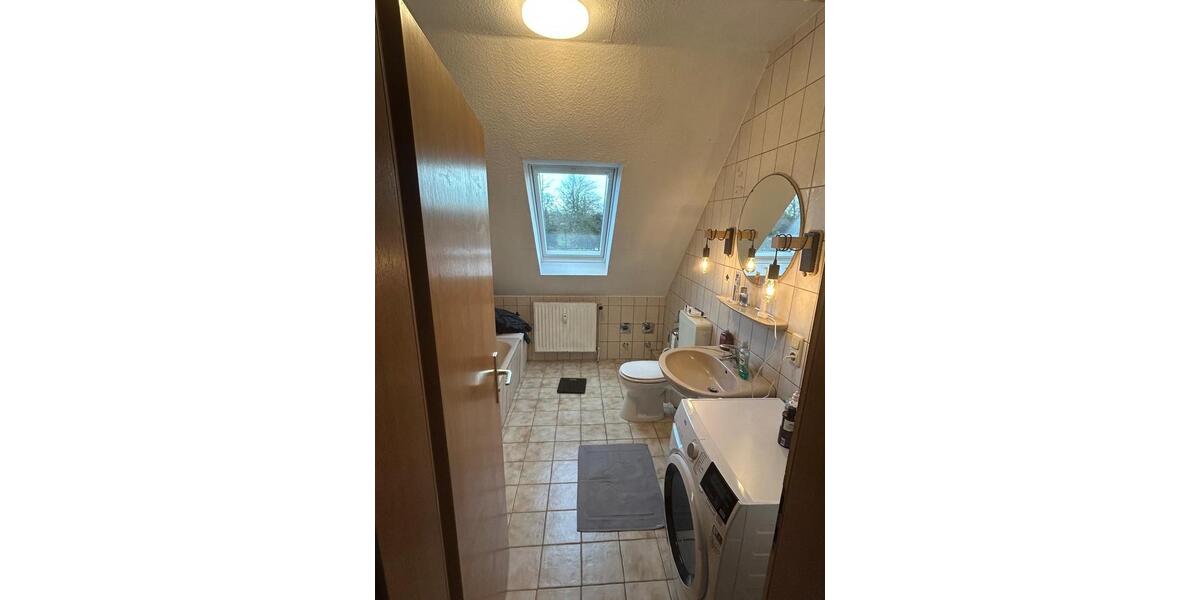 Dachgeschoßwohnung Zetel - 3 Zimmer, 80 m&sup2;, 620&euro; | Angebot:26696468