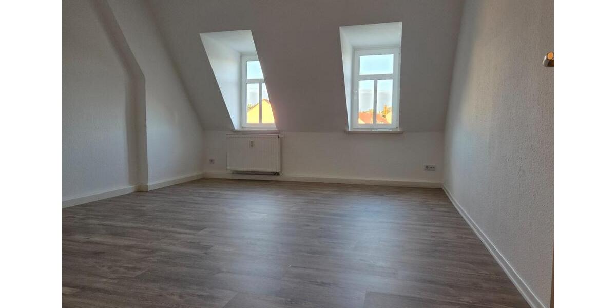 Dachgeschoßwohnung Döbeln - 3 Zimmer, 60 m&sup2;, 125&euro; | Angebot:23788046
