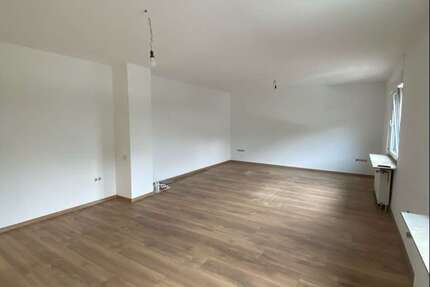 Wohnung Saarbrücken Eschberg - 4 Zimmer, 100 m&sup2;, 700&euro; | Angebot:25823840