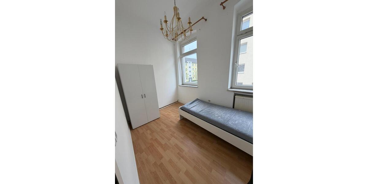 Etagenwohnung Köln Kalk - 4 Zimmer, 8 m&sup2;, 490&euro; | Angebot:26241625