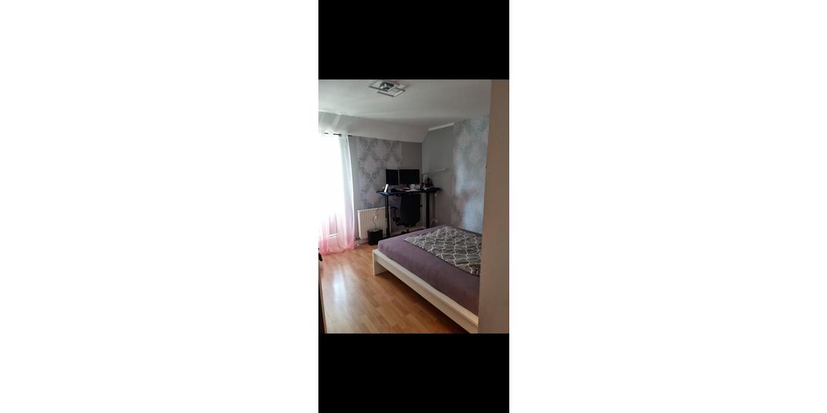 Dachgeschoßwohnung Schkopau - 3 Zimmer, 65 m&sup2;, 500&euro; | Angebot:26338494