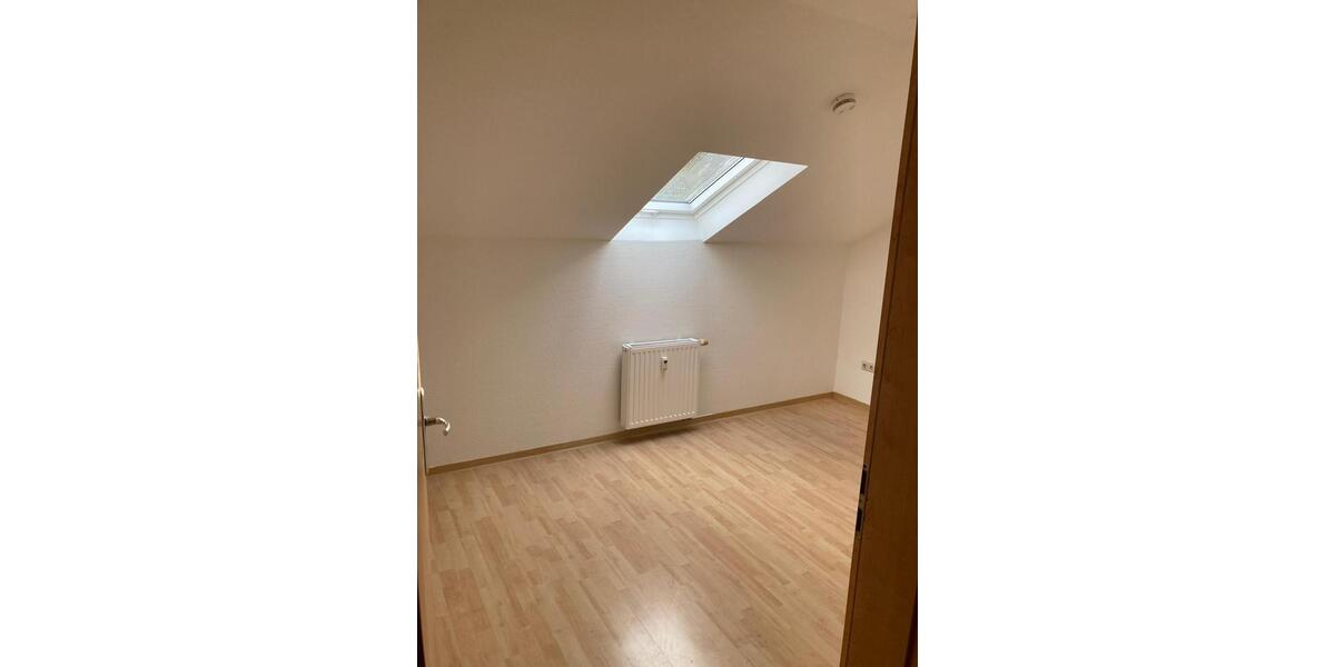 Dachgeschoßwohnung Greiz - 2 Zimmer, 43 m&sup2;, 243&euro; | Angebot:26436910