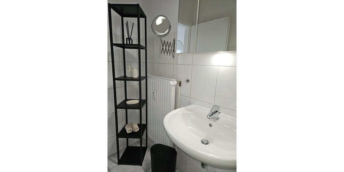 Dachgeschoßwohnung Bremerhaven Geestemünde - 3 Zimmer, 55 m&sup2;, 899&euro; | Angebot:24629262