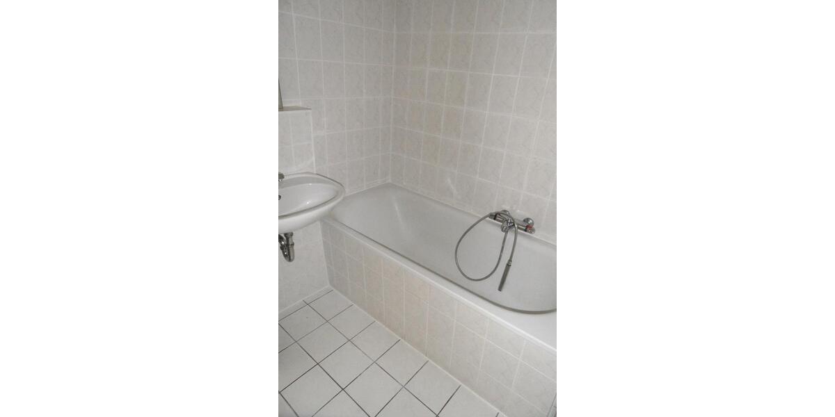 Etagenwohnung Werdau - 3 Zimmer, 76 m&sup2;, 440&euro; | Angebot:26477175