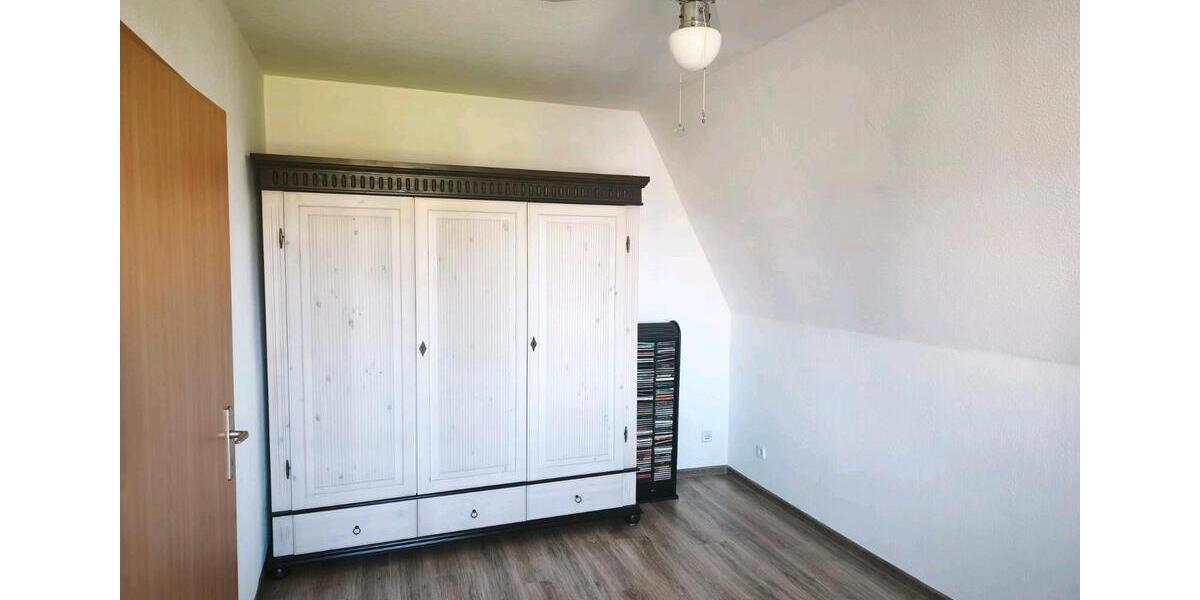 Dachgeschoßwohnung Hohndorf - 2 Zimmer, 43 m&sup2;, 460&euro; | Angebot:26325766