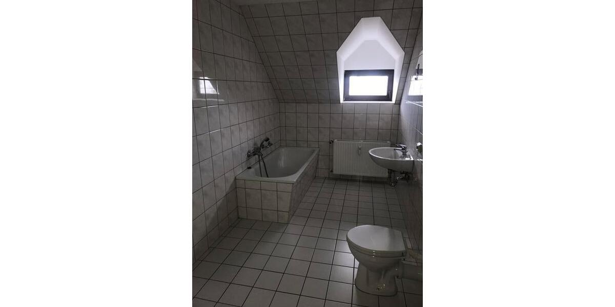 Dachgeschoßwohnung Chemnitz Bernsdorf - 3 Zimmer, 64 m&sup2;, 283&euro; | Angebot:26038020