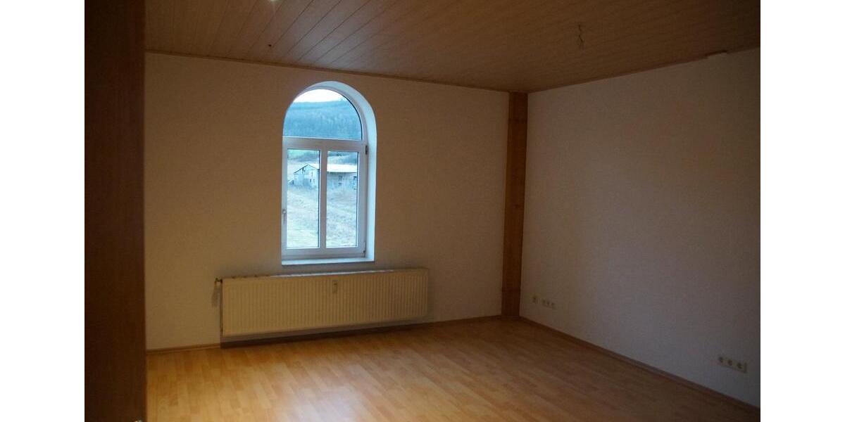 Dachgeschoßwohnung Kyffhäuserland - 3 Zimmer, 66 m&sup2;, 380&euro; | Angebot:26321993