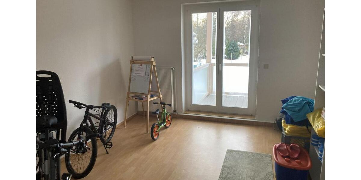 Wohnung auf dem Damaschkeplatz mit gr. Balkon nach Süden 1.OG 2 zimmer