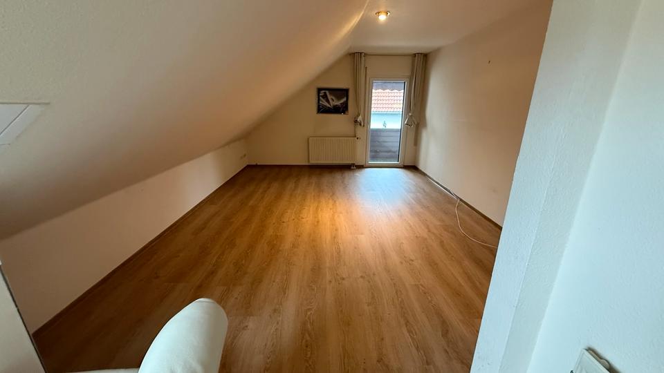 Dachgeschoßwohnung Alzey - 3 Zimmer, 75 m&sup2;, 900&euro; | Angebot:24865594