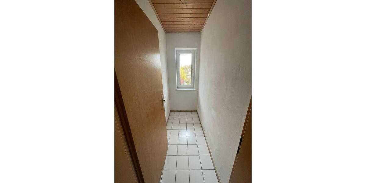 Etagenwohnung Menteroda - 3 Zimmer, 86 m&sup2;, 555&euro; | Angebot:25899239