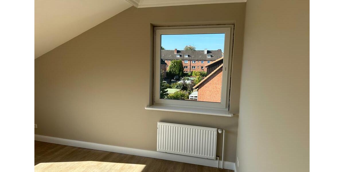 Etagenwohnung Kiel Russee - 3 Zimmer, 120 m&sup2;, 1.490&euro; | Angebot:24782421