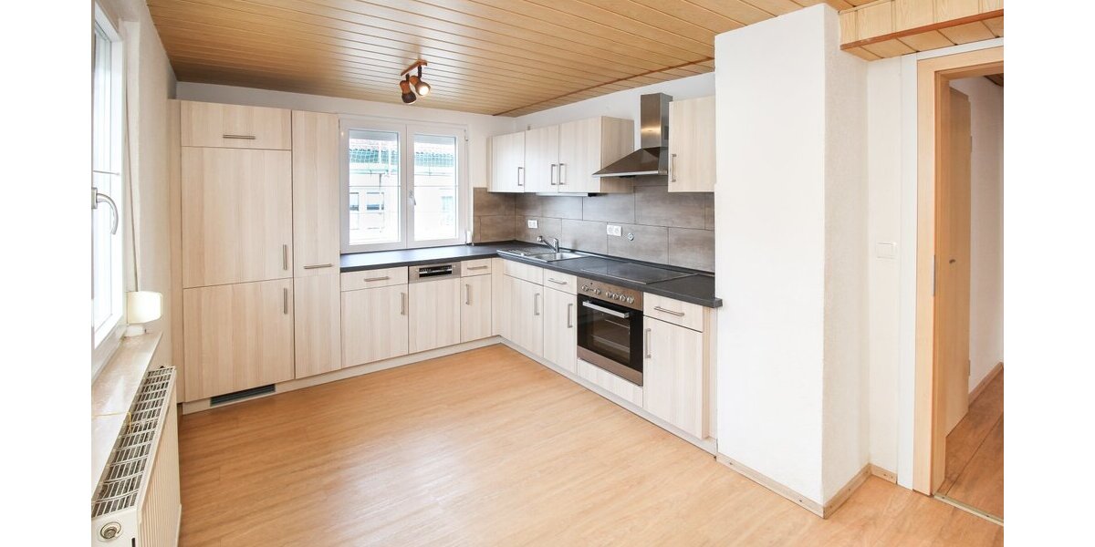 Lichtdurchflutete 4-Zimmer-Wohnung mit Balkon in Rottweil - Etagenwohnung Rottweil | Angebot:25126613