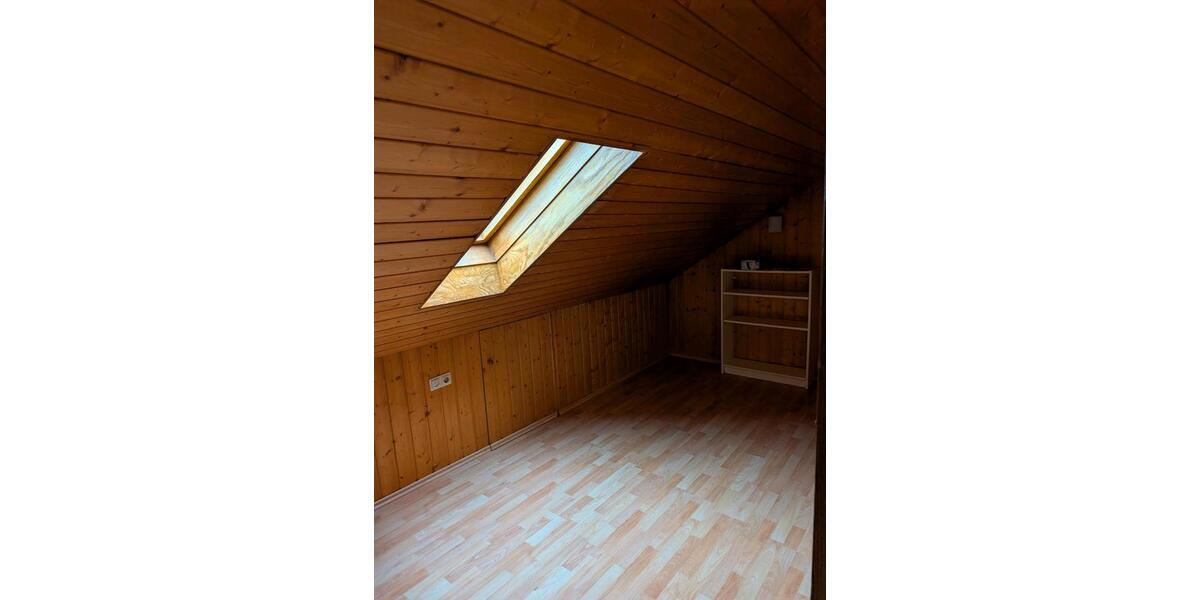 Dachgeschoßwohnung Eberdingen - 3.5 Zimmer, 64 m&sup2;, 640&euro; | Angebot:26374167