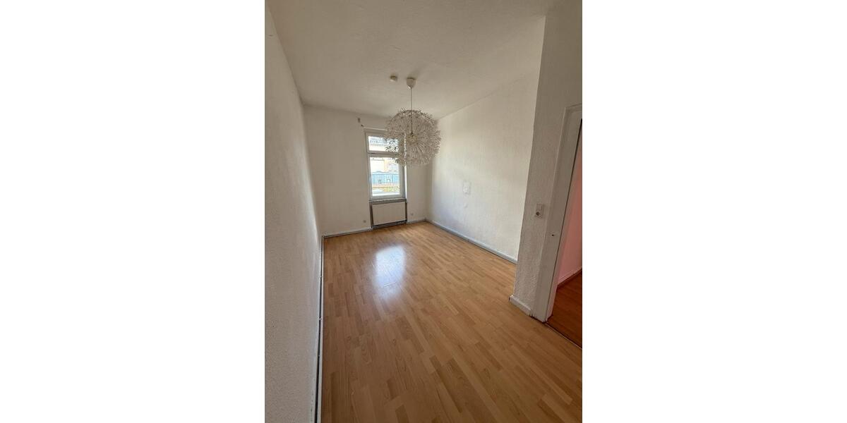 Etagenwohnung Wiesbaden - 4 Zimmer, 95 m&sup2;, 1.300&euro; | Angebot:24746302
