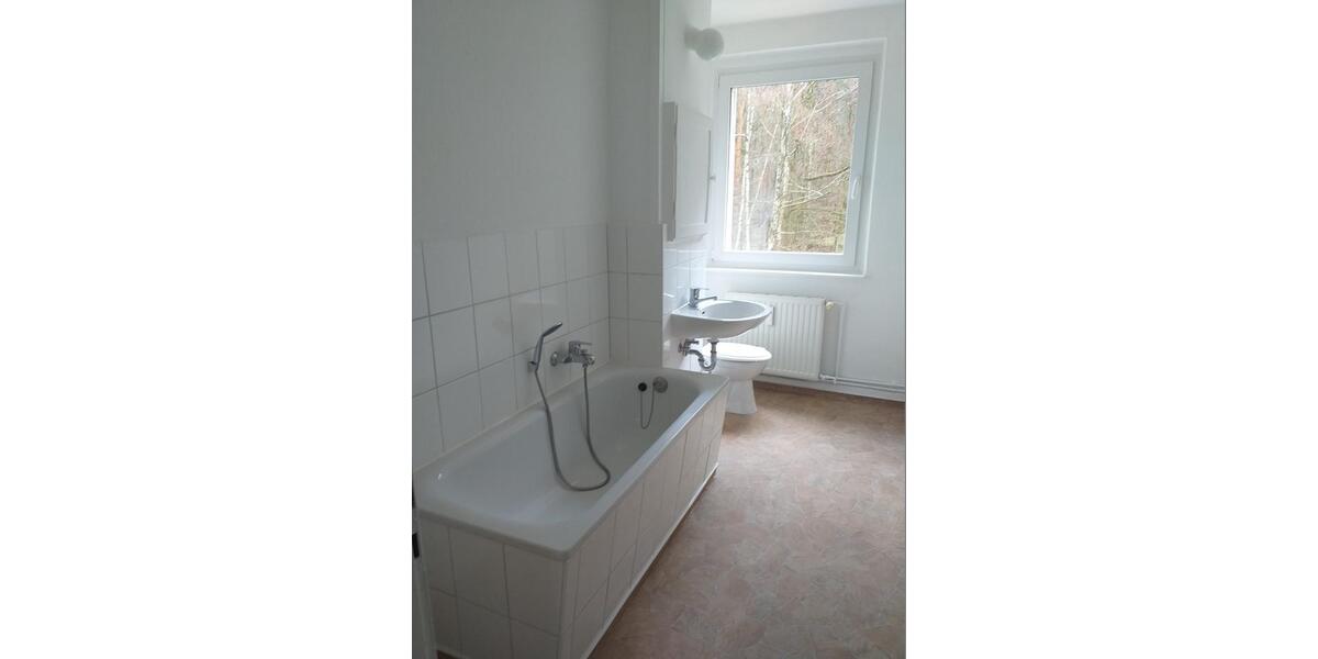 Etagenwohnung Lewitzrand - 3 Zimmer, 68 m&sup2;, 405&euro; | Angebot:12502080