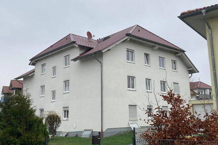 Helle 4-Zimmer-Erdgeschoßwohnung mit privatem Garten in ruhiger Lage