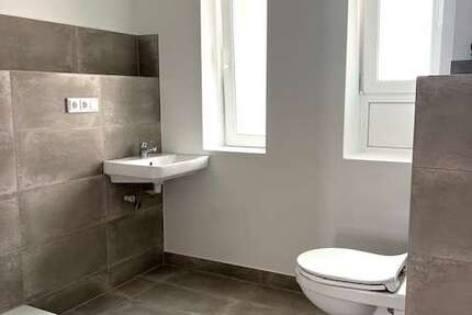 Wohnung zum Mieten in Frankfurt am Main 2.150 € 108 m² 3 zimmer