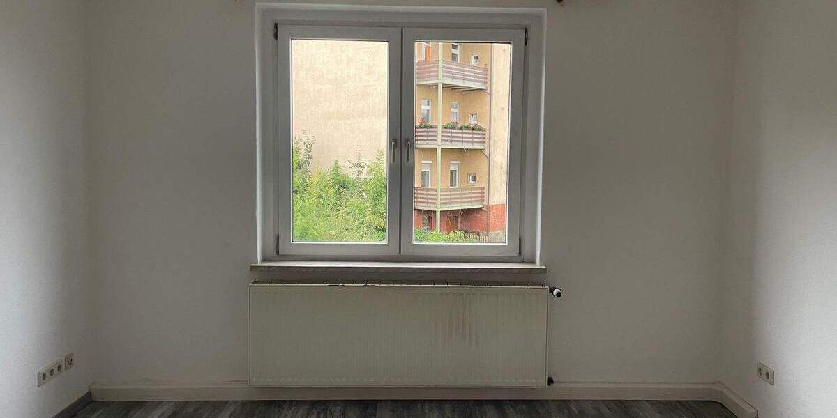 Etagenwohnung Aue - 4 Zimmer, 80 m&sup2;, 330&euro; | Angebot:25984873