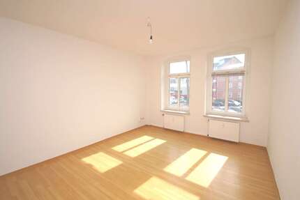 68m²-Wohnung mit großem Balkon ins Grüne! 2 zimmer