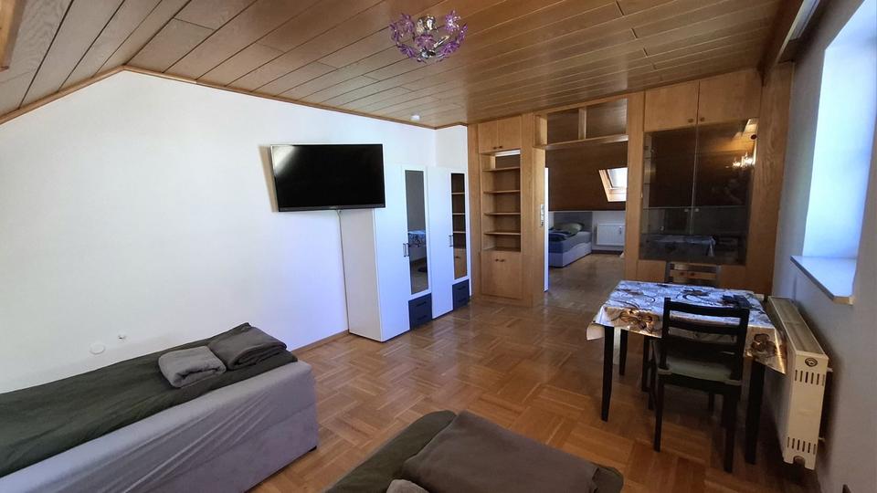 Dachgeschoßwohnung Neunburg vorm Wald - 4 Zimmer, 140 m&sup2;, 240&euro; | Angebot:25975839