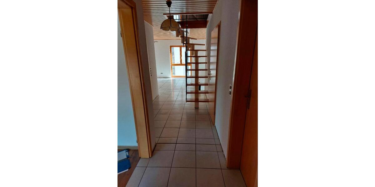 Dachgeschoßwohnung Appenweier - 3 Zimmer, 100 m&sup2;, 850&euro; | Angebot:25305281