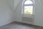 Gepflegte 4-Zimmer-Dachgeschosswohnung zu vermieten! 1Nettokaltmiete frei (2. Monat) 4 zimmer