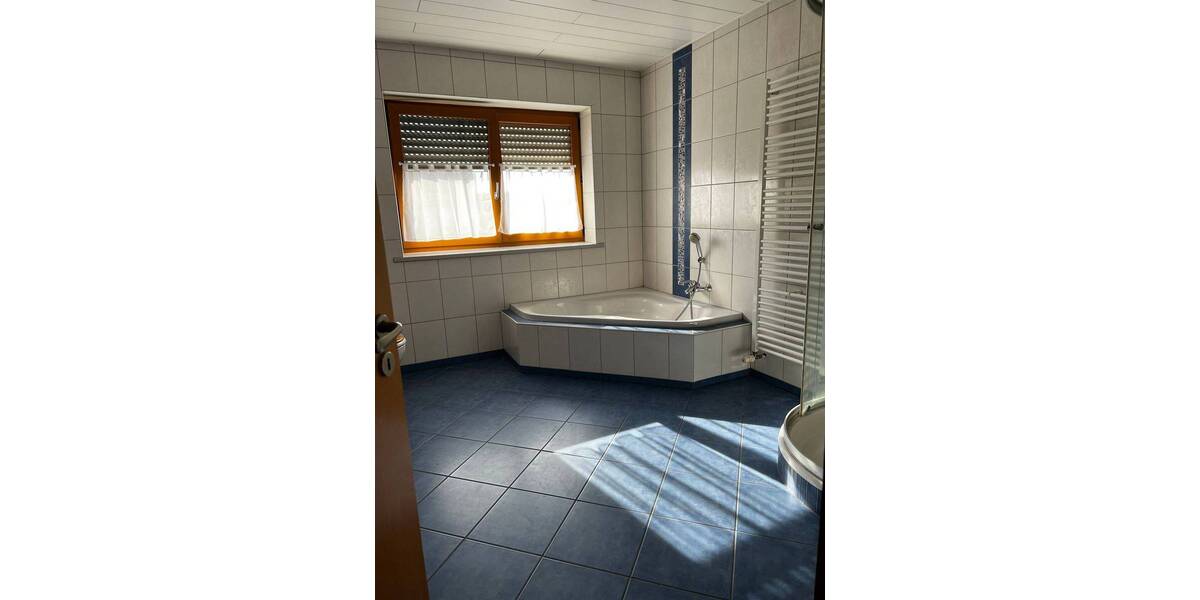 Etagenwohnung Schweinfurt Oberndorf - 2 Zimmer, 75 m&sup2;, 625&euro; | Angebot:26217396