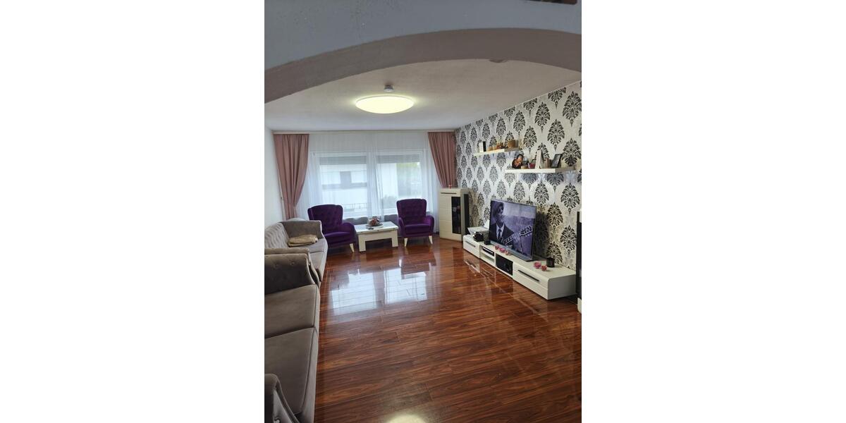 Etagenwohnung Hockenheim - 3 Zimmer, 96 m&sup2;, 1.200&euro; | Angebot:25308127