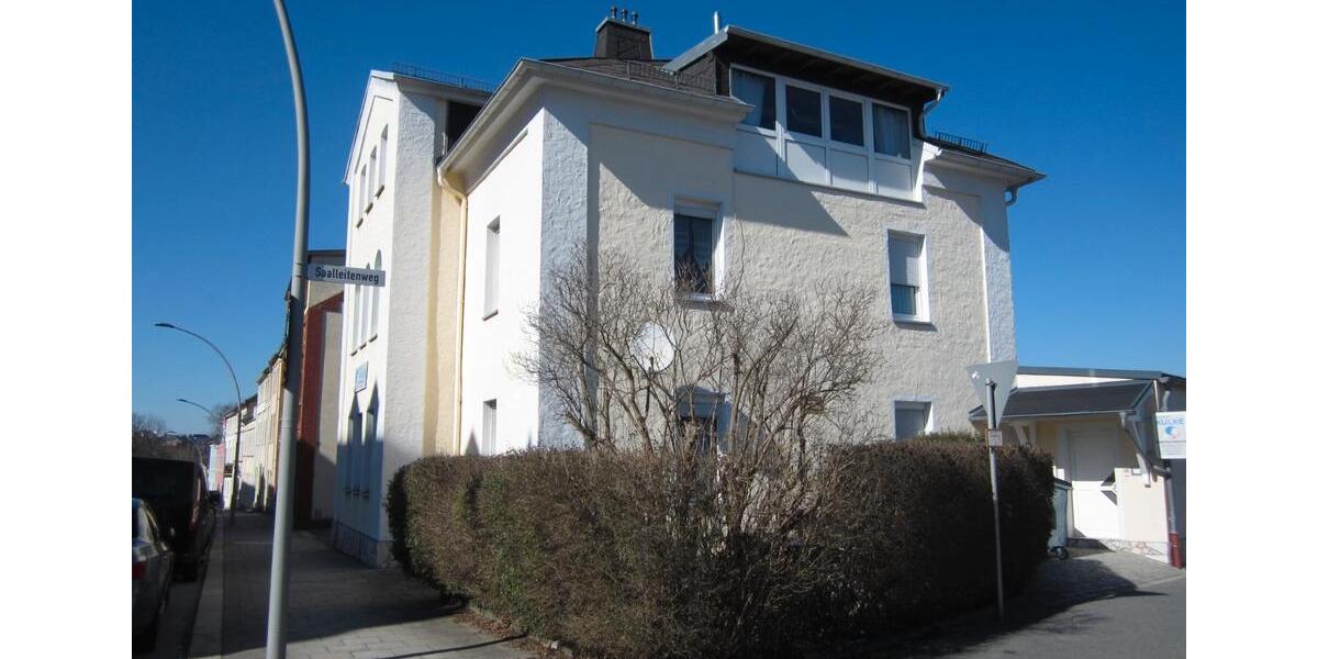 Dachgeschoßwohnung Hof Altstadt - 3 Zimmer, 100 m&sup2;, 590&euro; | Angebot:25978851