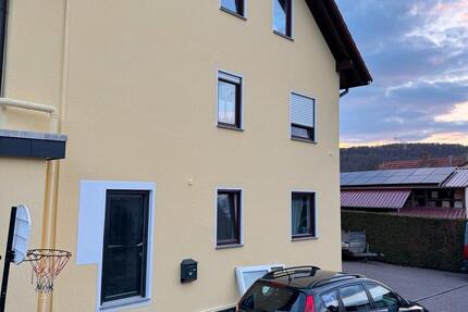 Wohnung Steinau an der Straße - 3 Zimmer, 85 m&sup2;, 800&euro; | Angebot:26020921