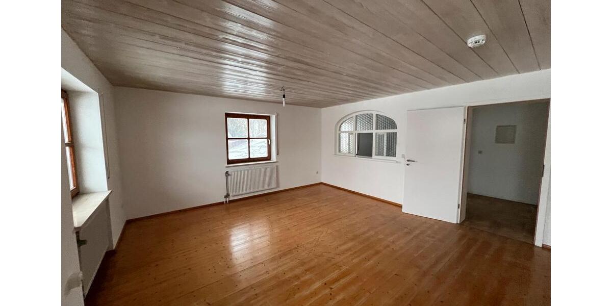 Etagenwohnung Regen - 2 Zimmer, 100 m&sup2;, 750&euro; | Angebot:24974935