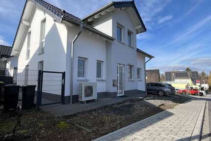 Haus Mechernich - 4 Zimmer, 158 m&sup2;, 1.750&euro; | Angebot:25083564