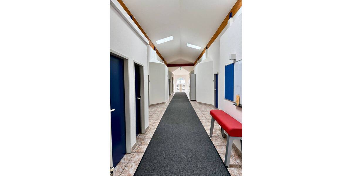 Gewerbeobjekt Oldenburg Tweelbäke - 7 Zimmer, 300 m&sup2;, 3.100&euro; | Angebot:25773824