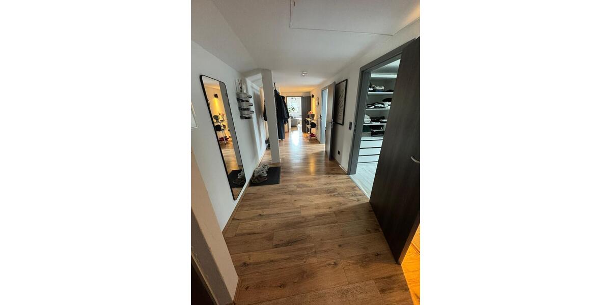 Dachgeschoßwohnung Kempten (Allgäu) Auf der Halde - 3 Zimmer, 85 m&sup2;, 1.270&euro; | Angebot:25971872