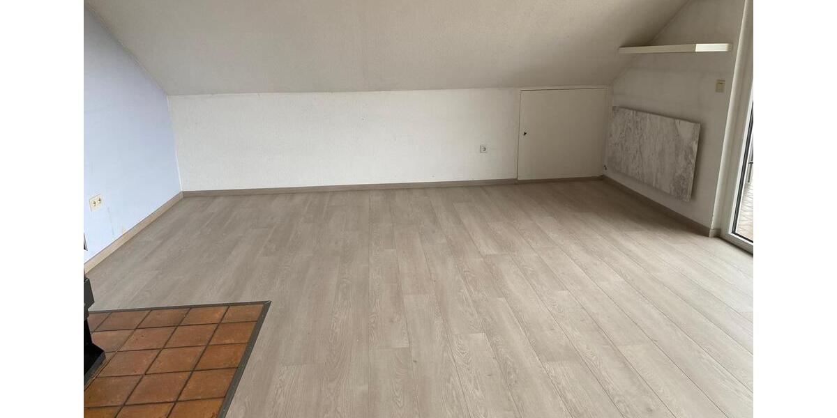 Dachgeschoßwohnung Mönchberg - 2 Zimmer, 66 m&sup2;, 450&euro; | Angebot:26686950
