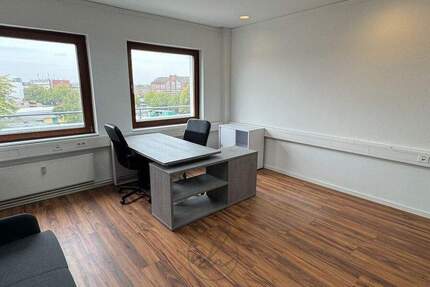 210 m² Bürofläche im 5.OG mit Küche und getrennten WC Einheiten 6 zimmer