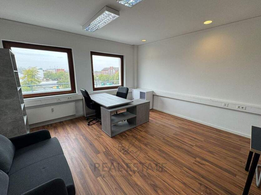 210 m² Bürofläche im 5.OG mit Küche und getrennten WC Einheiten 6 zimmer