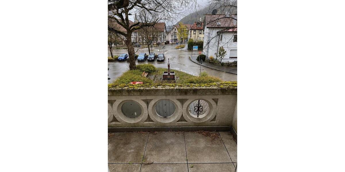 Etagenwohnung Bad Urach - 4 Zimmer, 100 m&sup2;, 990&euro; | Angebot:26611008