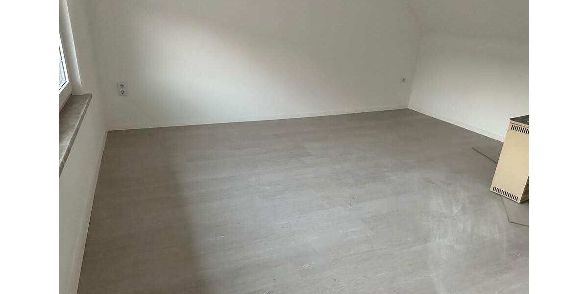 Dachgeschoßwohnung Friesenheim - 3 Zimmer, 75 m&sup2;, 1.000&euro; | Angebot:25968284