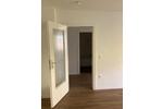 Sanierte und renovierte 1-Zimmer-Wohnung mit Balkon zimmer