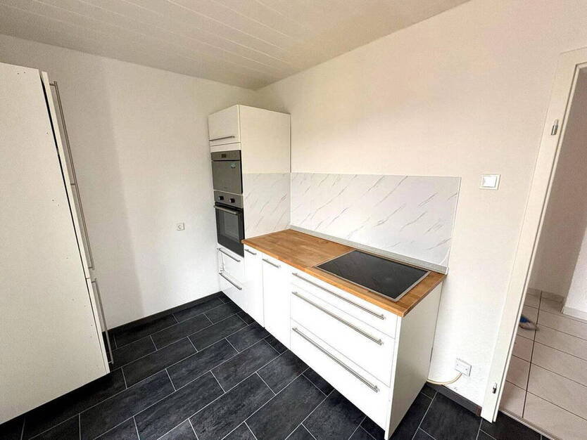Top renovierte 3 Zimmer Wohnung Zentrum Dudweiler Uninähe